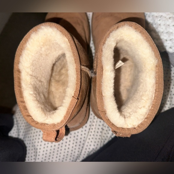 Classic Mini Uggs - Picture 5 of 5